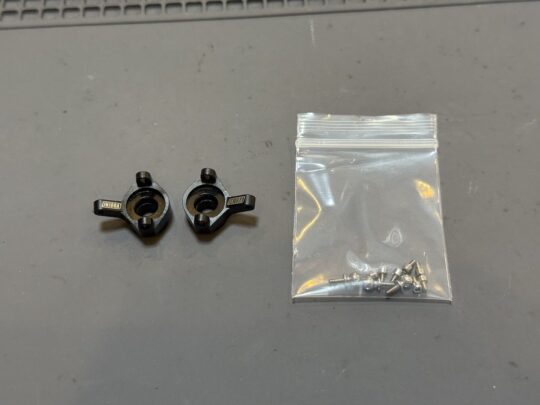 INJORA 2pcs Black Brass Front Steering Knuckles Counter Weights